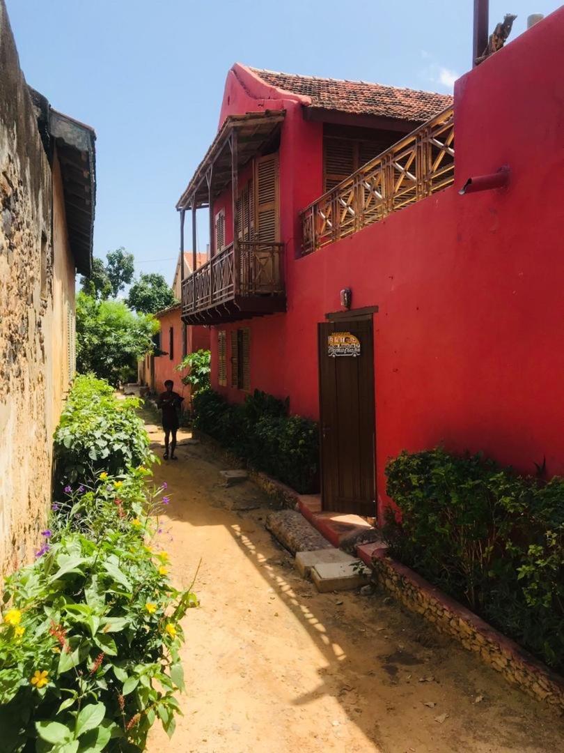 Maison Augustin Ly Gorée المظهر الخارجي الصورة