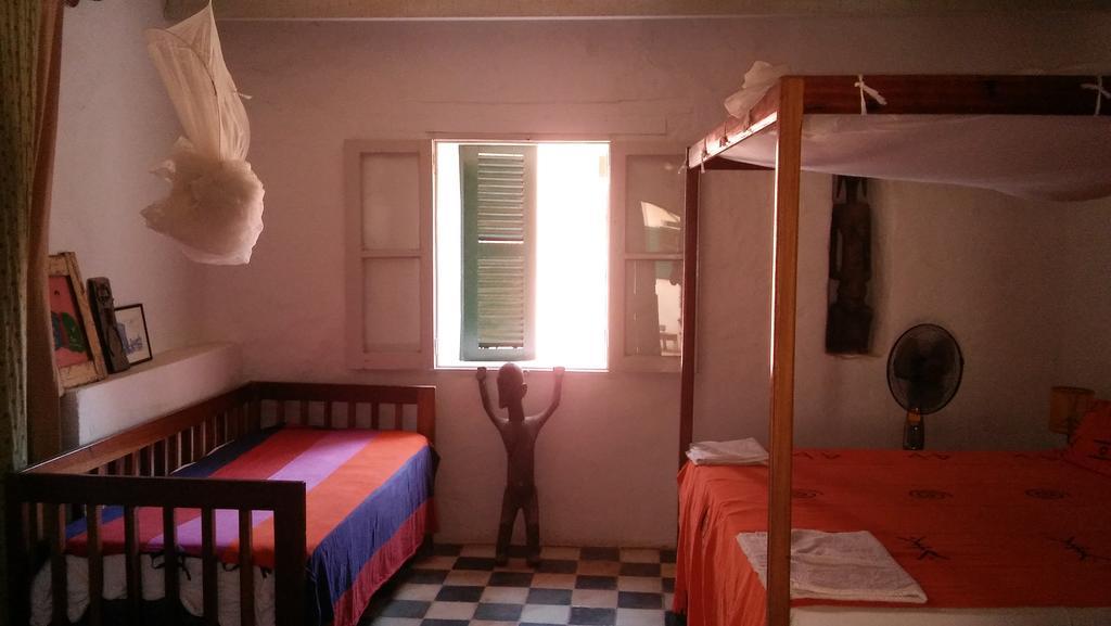 Maison Augustin Ly Gorée المظهر الخارجي الصورة