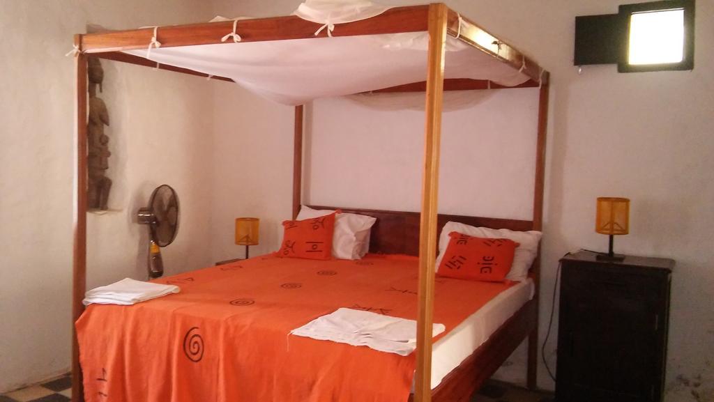 Maison Augustin Ly Gorée المظهر الخارجي الصورة