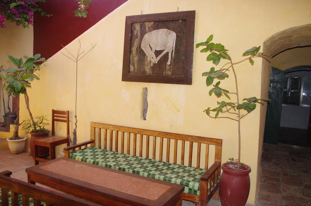 Maison Augustin Ly Gorée الغرفة الصورة