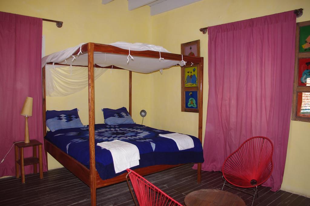 Maison Augustin Ly Gorée الغرفة الصورة