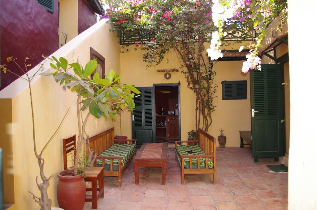 Maison Augustin Ly Gorée المظهر الخارجي الصورة