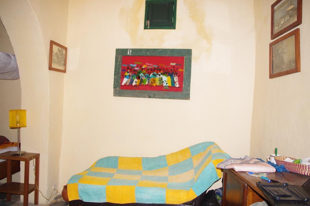 Maison Augustin Ly Gorée الغرفة الصورة