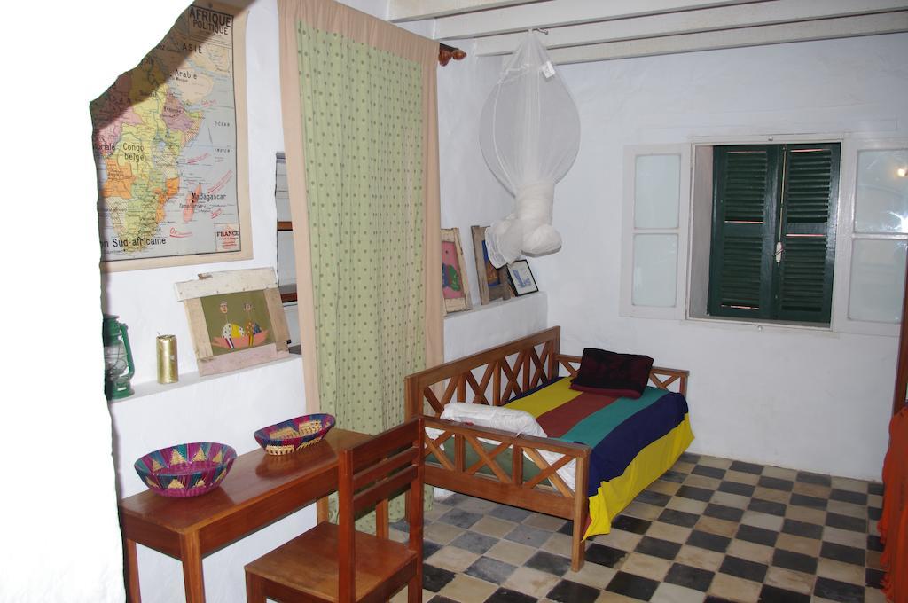 Maison Augustin Ly Gorée الغرفة الصورة