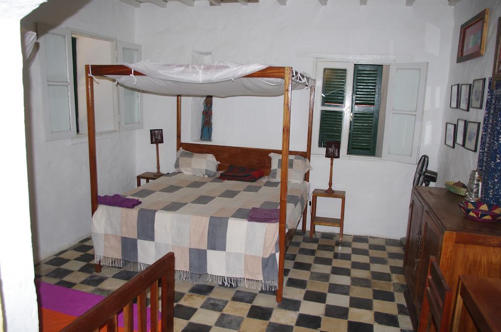 Maison Augustin Ly Gorée الغرفة الصورة